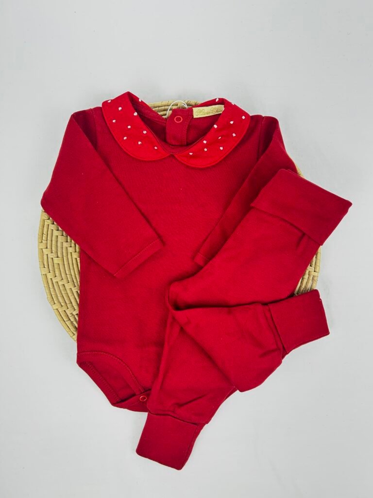 Conjunto com body manga longa e calça vermelhos com gola poá bordado Maria Chica Bebê
