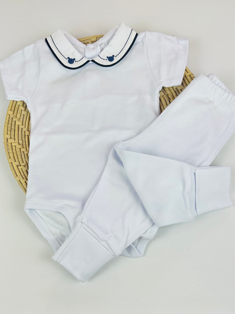 Conjunto body manga curta branco e calça branca com gola bordada de urso Maria Chica Bebê